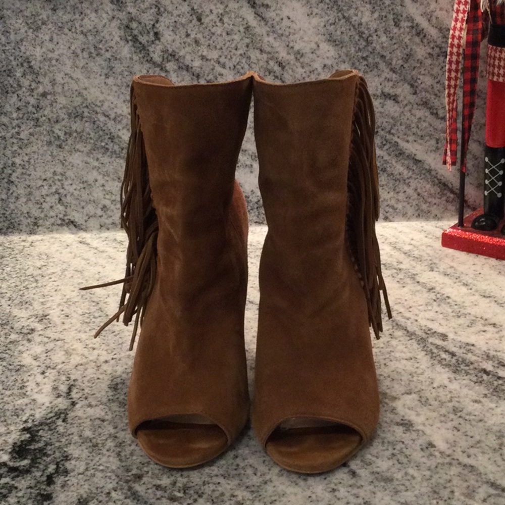 DOLCE VITA Booties avail until 12/15/20
